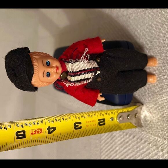 Vintage Dutch Boy Hard Plastic Doll Sleepy Eyes With Felted Attire/ Cap No Shoes - Picture 2 of 5